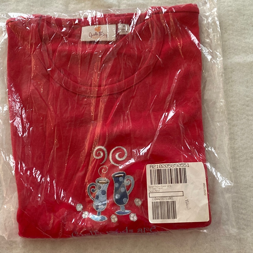 Quacker Factory Bold Red Top